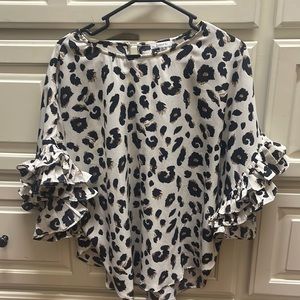 Jodifl ruffle sleeve leopard print top size small
